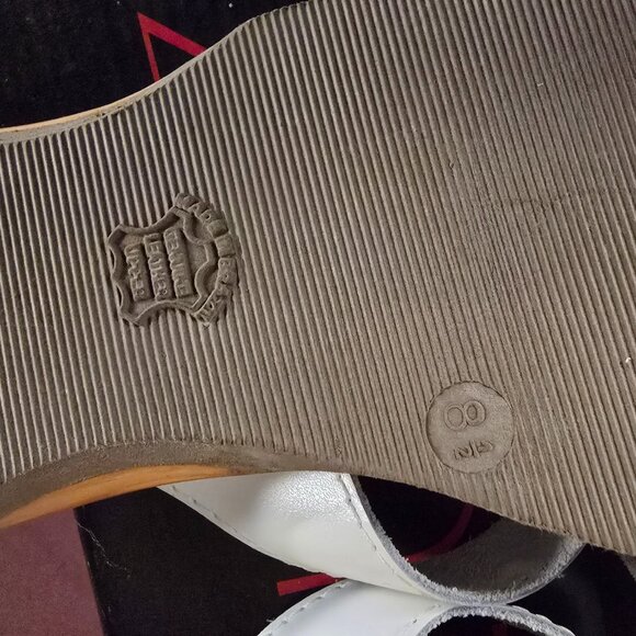 New Womens White Leather Toe Loop Sandals 8.5 9 - Picture 2 of 5